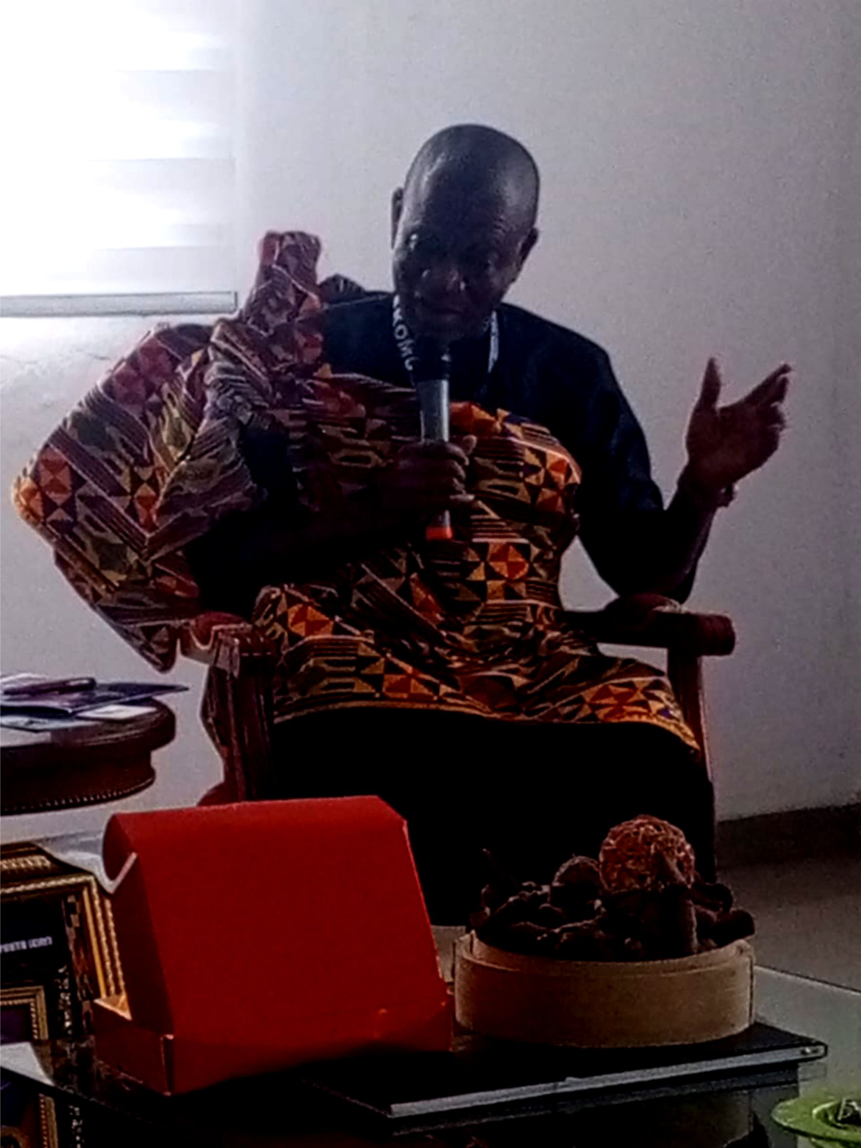 komu-vc-professor-ins-dozie-decorates-in-pan-africanism-attire